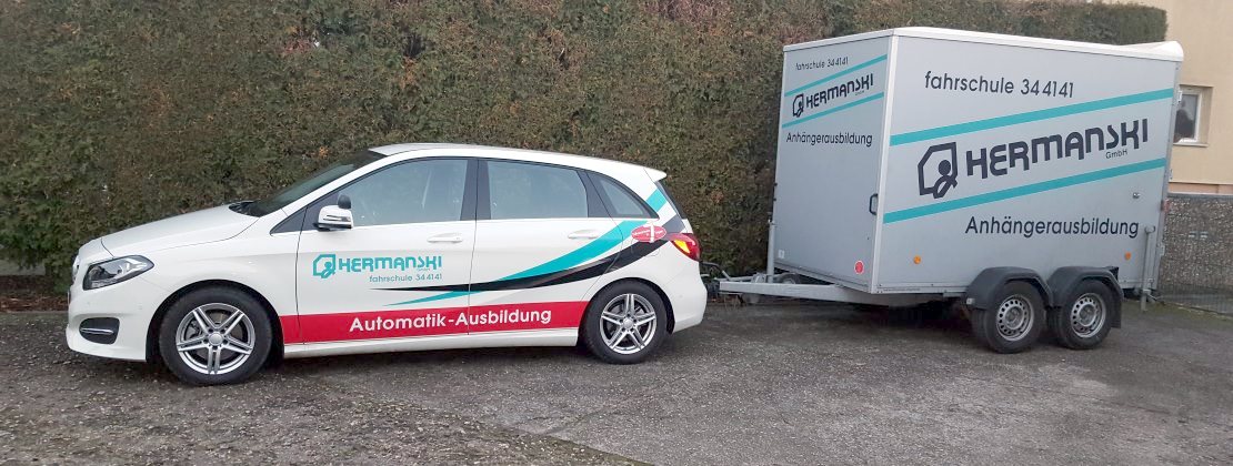 PKW Führerschein bei der Fahrschule Hermanski in Essen erwerben. Effiziente Ausbildung in einem sympathischen Team. 6 Standorte in Essen.